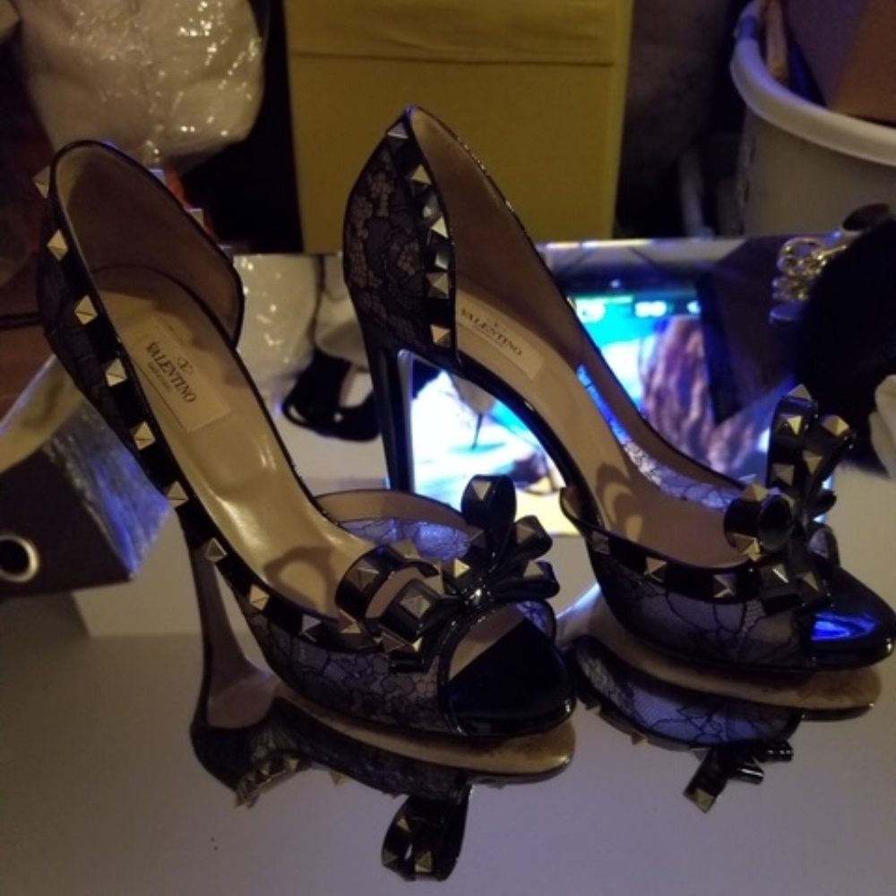 Valentino Rockstud Lace Bow D'orsay Pumps